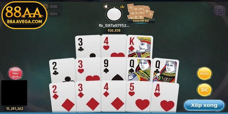 Mỗi người chơi sẽ nhận 13 lá bài ưu tiên công bằng và an toàn