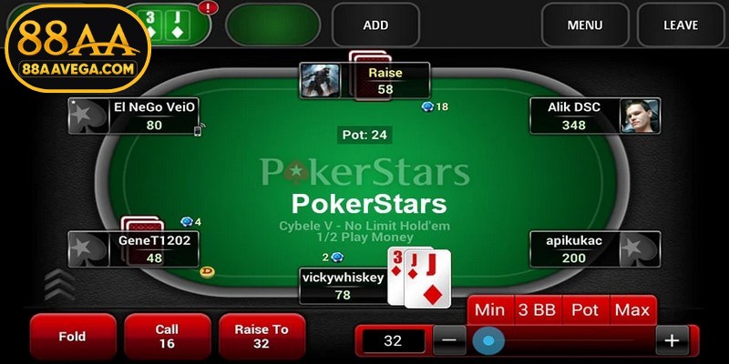 Khi vòng Pre-Flop kết thúc, ba lá bài chung đầu tiên được lật lên